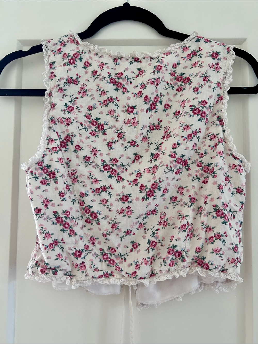 Kirious Cream Floral Lace-Up Crop Top - Picture 4 of 6